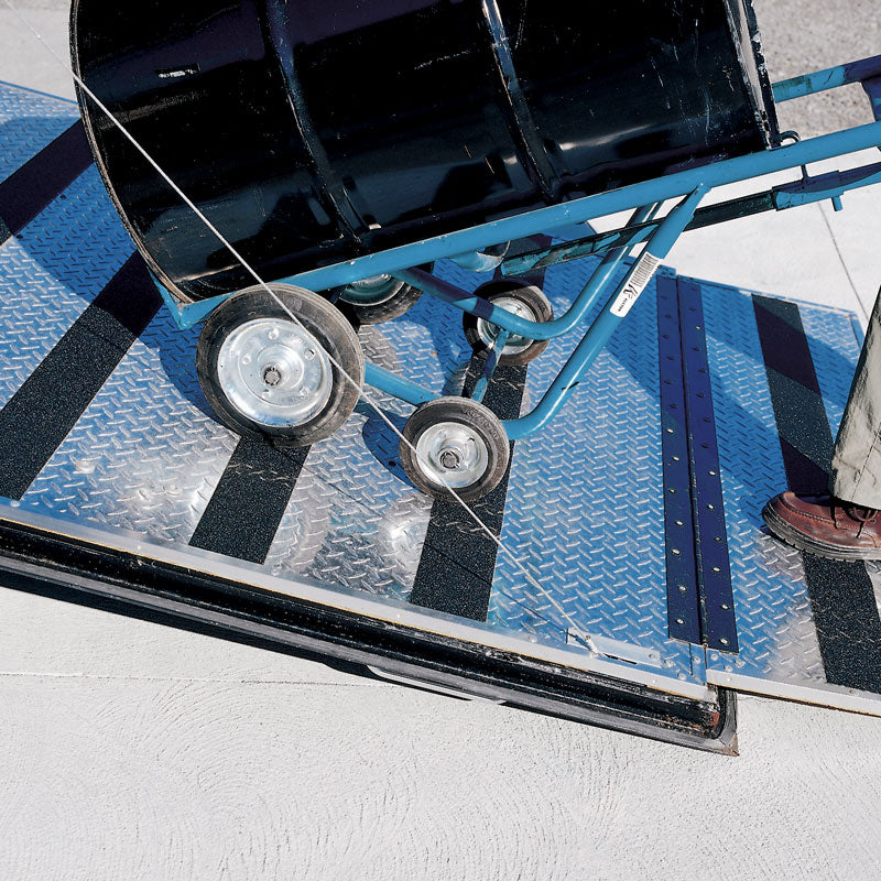 Gator Grip® Conformable Foil Backed Anti-Slip Grip Roll 46-grit Traction Tape